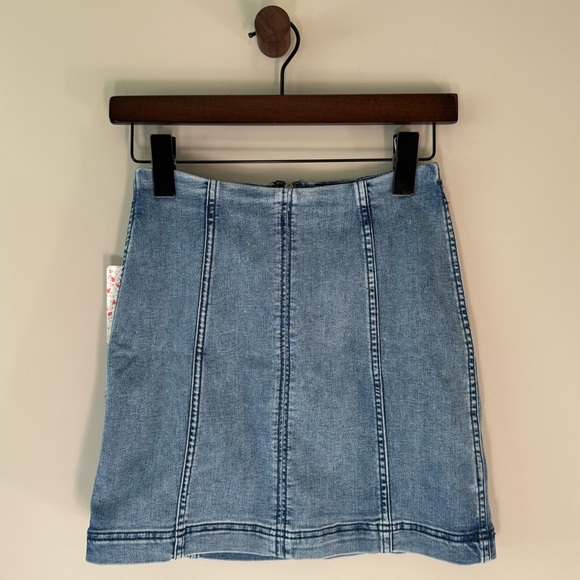 FREE PEOPLE Denim Mini Skirt Faded Indigo Size 2 - Picture 3 of 11